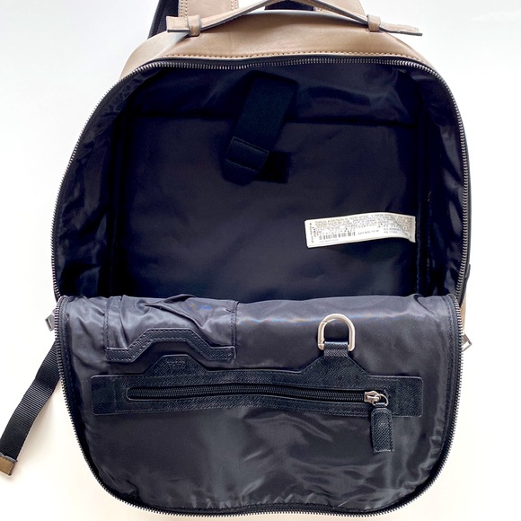 Zara’s Rectangular Backpack - Picture 3 of 5